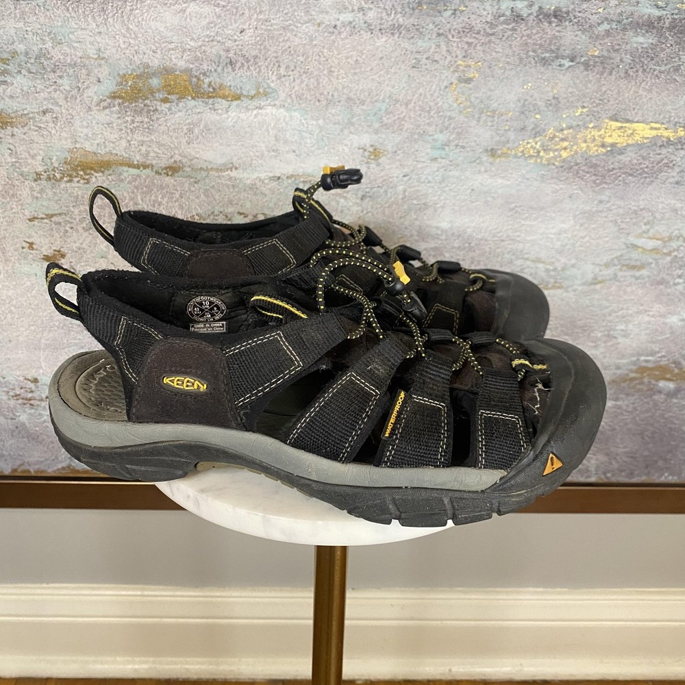 KEEN Newport H2 Sandals Mens Size 10 Black Closed Toe Waterproof Hiking Sport - Picture 2 of 9
